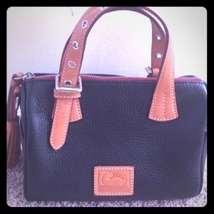 Small Dooney & Bourke purse